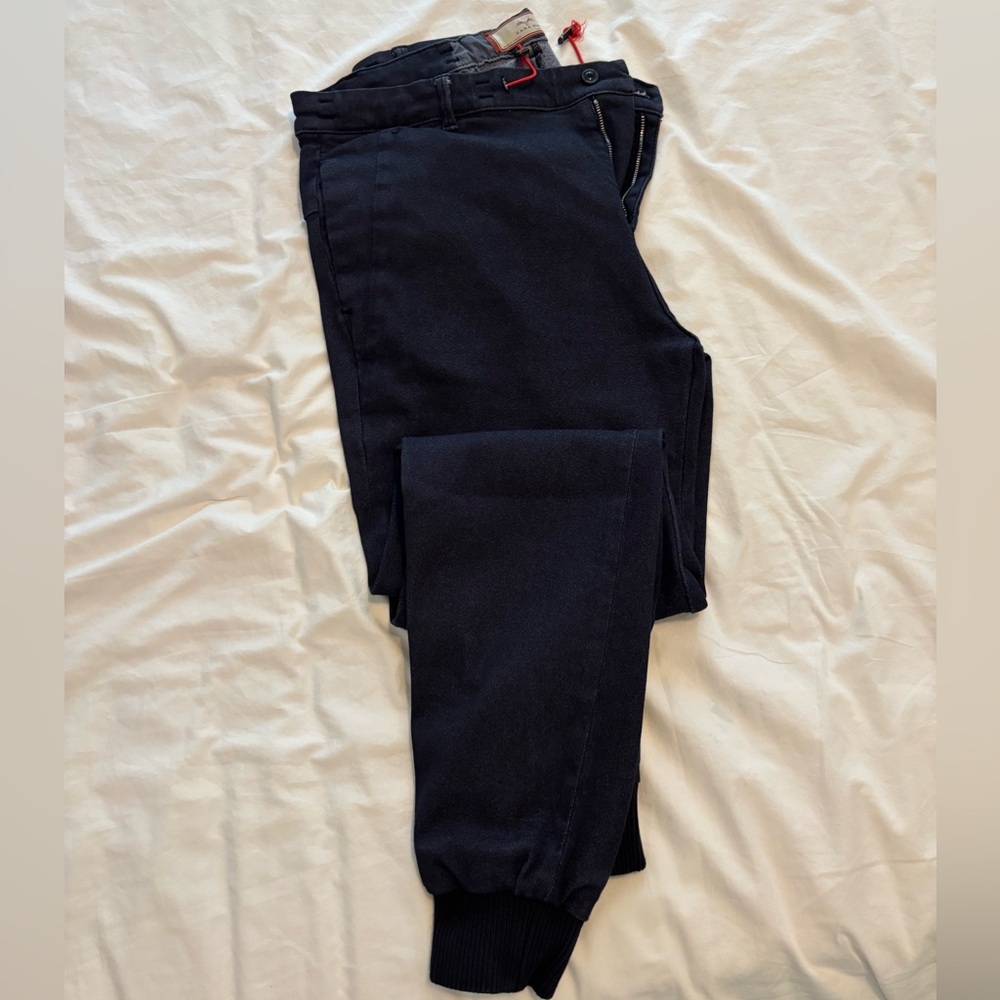 Sleek Navy Jeans / Joggers with Timeless Style